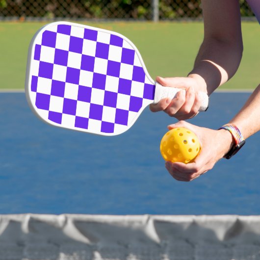 Classic visual violet checkerboard pickleball paddle (Insitu)