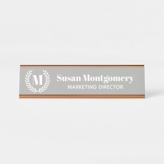 Classic White Laurels & Monogram | Gepersonaliseer Bureau Naambordje (Voorkant)