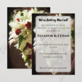 Classic White Lily and Red Rose Photo Wedding Invi Kaart (Voorkant / Achterkant)