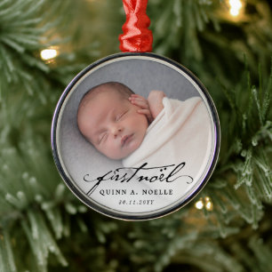 Classic Zwart Script Baby Eerste Noel Foto Metalen Ornament