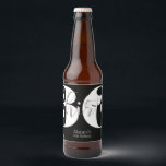 Classy 30e verjaardagsfeestje bier etiket<br><div class="desc">30e verjaardagsfeestje bierflesetiketten. Dit is een stijlvol en modern design met zilveren faux folie accenten. Coördinerende Party benodigdheden zijn verkrijgbaar in MetroEvents shop op Zazzle. Klik voor verdere aanpassingen op de knop "Aanpassen" en gebruik onze ontwerptool om deze sjabloon aan te passen. Alle tekststijl, kleuren, maten kunnen worden aangepast aan...</div>