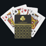 Classy Black Gold Card Suits Monogrammed Club Pokerkaarten<br><div class="desc">Deze luxe,  persoonlijke speelkaarten hebben een kaartpatroon in zwart en faux (bedrukt) goud,  met ruimte bovenaan voor uw monogram en naam. Met dit stijlvolle,  aangepaste pakket vieren we je liefde voor kaartgames.</div>