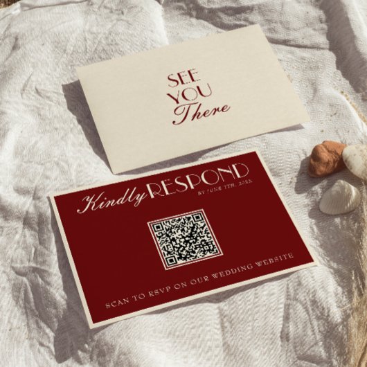 Classy Burgundy Cream Old Money QR Code Wedding RSVP Kaartje