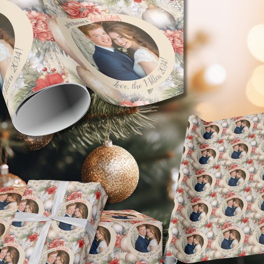 Classy Circle Onze eerste getrouwde kerstfoto Cadeaupapier