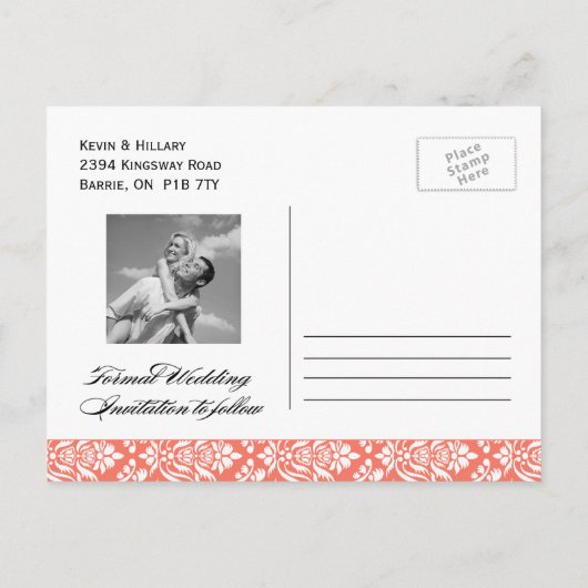 Classy Coral Damask Bewaar de datum Aankondigingskaart (Achterkant)