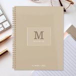 Classy Elegant Beige Custom Name Monogram Planner<br><div class="desc">Pas de tekst aan en creëer eenvoudig uw gepersonaliseerde planner. Klik op ONTWERP BEWERKEN om de achtergrondkleur of tekstkleur te wijzigen. U kunt dit ONTWERP OVERBRENGEN naar andere Zazzle-producten en aanpassen aan de meeste Zazzle-items. Standaard Studio-design zijn gemaakt in hoge-resolutieafbeeldingen voor professionele afdrukken. Bedankt voor het kiezen van onze design...</div>