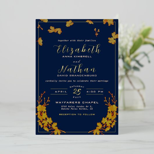 Classy Elegant Gold Floral Navy Blue Wedding Folie Uitnodiging (Staand Voorkant)