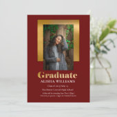 Classy Elegant Gold Text Afstuderen 1 Photo Maroon Aankondiging (Staand voorkant)