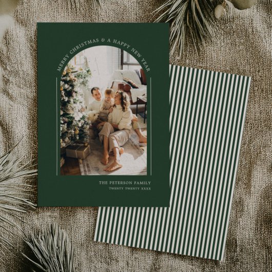 Classy Elegant Green Modern Christmas Family Photo Feestdagenkaart