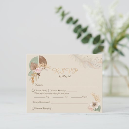 Classy Feather Boho Beige Wedding RSVP Kaart (Staand voorkant)