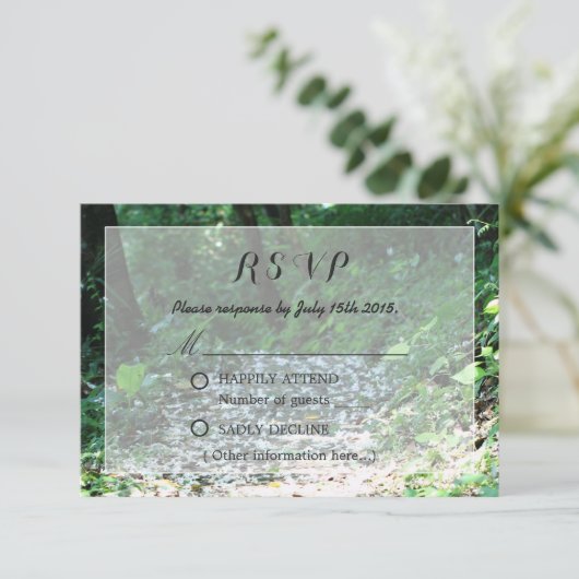 Classy Forest Petal Path Wedding RSVP (Staand voorkant)