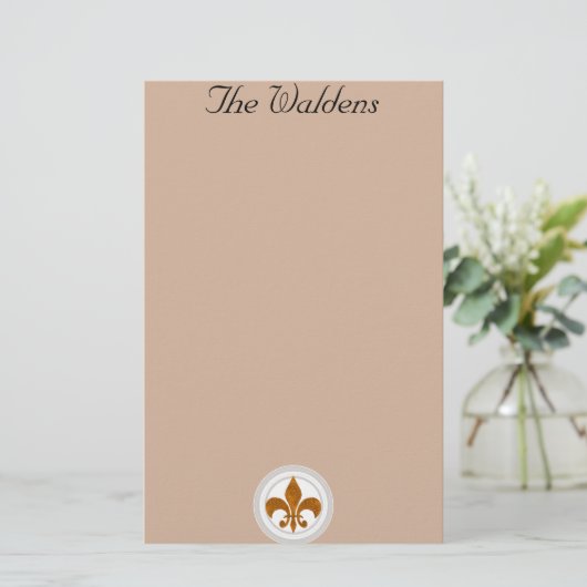 Classy French Fleur de Lis Custom Briefpapier (Staand voorkant)