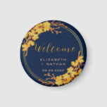 Classy Gold Floral Navy Blue Wedding Welkom Magneet<br><div class="desc">De Classy Gold Floral Navy Blue Wedding welkomstmagneet heeft een donkere blauw marineschopje met een ingewikkeld goudgroen patroon en moderne typografie. De combinatie van de rijke marine en de schimmelende gouden creëer en elegante en luxe esthetiek. uitzicht het collectie op deze pagina om passende producten te vinden. ♥ pas het...</div>