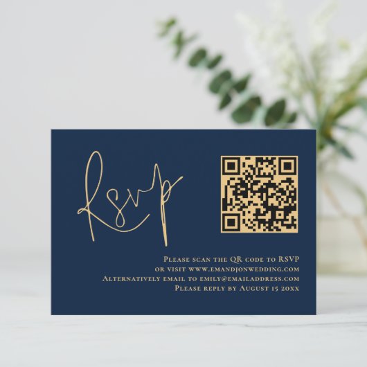 Classy Gold Script Navy Blue QR Code Wedding RSVP Kaartje (Staand voorkant)
