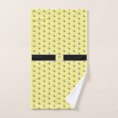 Classy Grey Black Iris Pattern op Yellow Monogram Bad Handdoek (Handdoek)