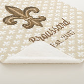 Classy Louisiana French Fleur De Lis Familienaam Sherpa Deken (3/4)