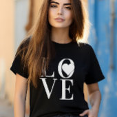 Classy LOVE logo ontwerp met witte tekst en hart T-shirt