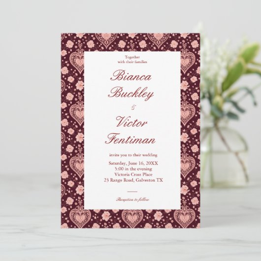 Classy Maximalist Victorian Heart Wine Red Wedding Kaart (Staand voorkant)