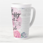 Classy met een kant van Savage Latte Mok (Rechterhoek)