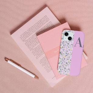 Classy  MONOGRAM EEN LILA BLOEMEN iPhone 15 Case