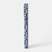 Classy Navy Damask Pattern Monogram Canvas tas iPhone 16 Hoesje (Linkerkant)