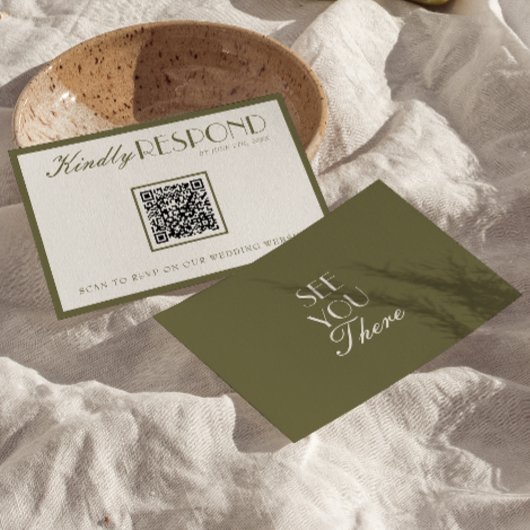 Classy Olive Green Old Money QR Fancy Code Wedding RSVP Kaartje