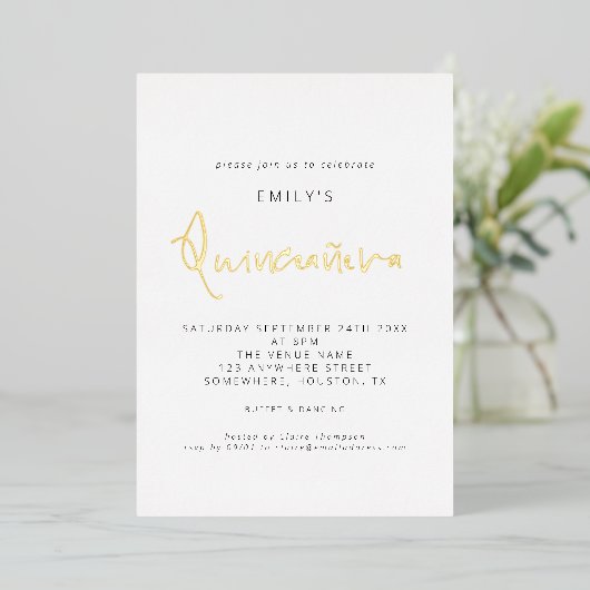 Classy Quinceanera Modern Script Real Folie Invita Folie Uitnodiging (Staand Voorkant)
