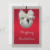 Classy Ruby Red & Sparkly Bauble Kerstbruiloft Kaart (Voorkant)