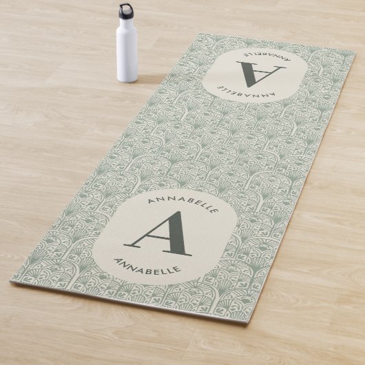 Classy salie groen familie monogram elegant modern yogamat (In situ)