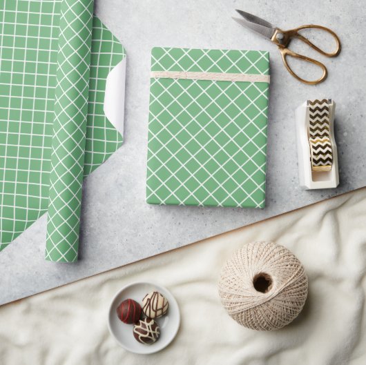 Classy Spring Mint Green White Check Pattern Cadeaupapier (Crafts)