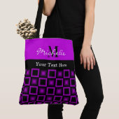 Classy Squares Pattern Black en Paars Monogram Tote Bag (Dichtbij)