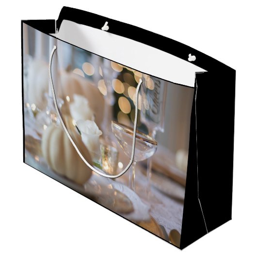 Classy tafel met Fancy plaatsinstelling Groot Cadeauzakje (Achterkant Gekanteld)