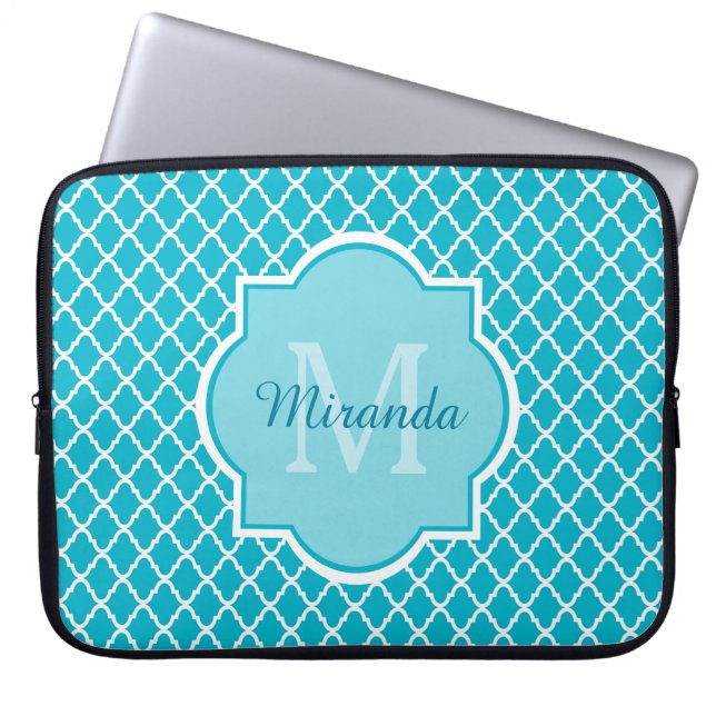 Classy Turquoise Blue Quatrefoil Monogram en naam Laptop Sleeve (Voorkant)