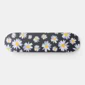 Classy White Daisy Flowers Botanical Gray design Persoonlijk Skateboard (Horizontaal)