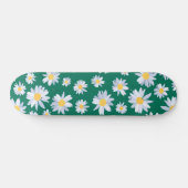 Classy White Daisy Flowers Botanisch Groen design Persoonlijk Skateboard (Horizontaal)