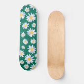 Classy White Daisy Flowers Botanisch Groen design Persoonlijk Skateboard (Voorkant)