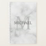 Classy White Marble - gepersonaliseerd monogram en Planner<br><div class="desc">De gepersonaliseerde Monogram en de Gift van de Naam kenmerkt gepersonaliseerde naam in grijs en monogram in lichtgrijs als achtergrond,  in klassieke serif doopvontstijl,  op witte marmer achtergrond. Perfect als vakantiecadeau,  vaderdag cadeau voor vader en cadeau voor speciale gelegenheden.</div>