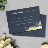 Classy yellow bloemen greenery navy blue bruiloft RSVP kaartje