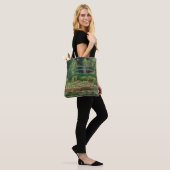 Claude Monet-De Japanse voetbrug Tote Bag (Op model)