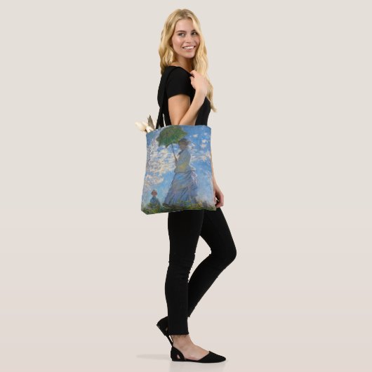 Claude Monet - De promenade, Vrouw met een parasol Tote Bag (Op model)