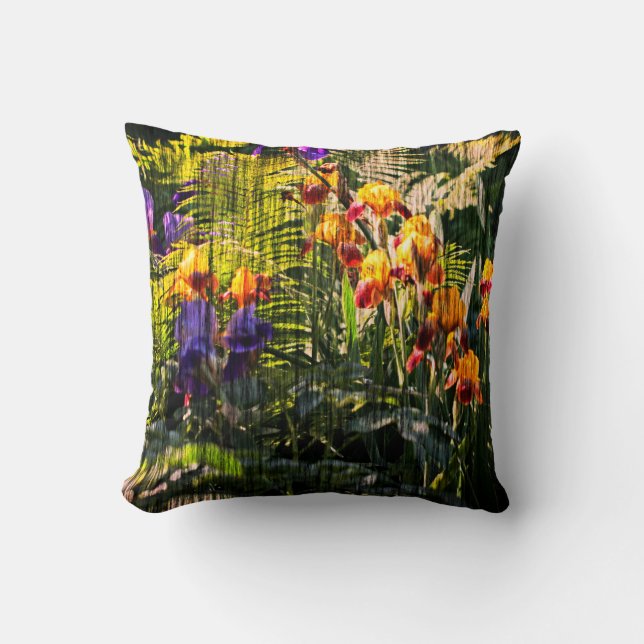Claude Monet Type Garden Iris Cushion Sierkussen (Voorkant)
