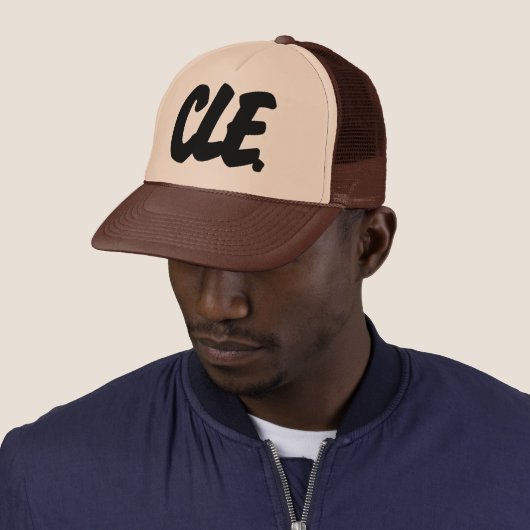 CLE-letters Trucker Pet (In situ)