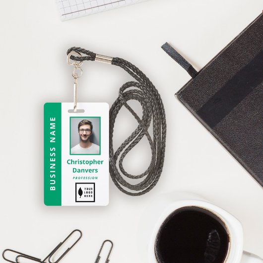 Clean Green White Voeg je Logo Kantoor medewerker  Badge