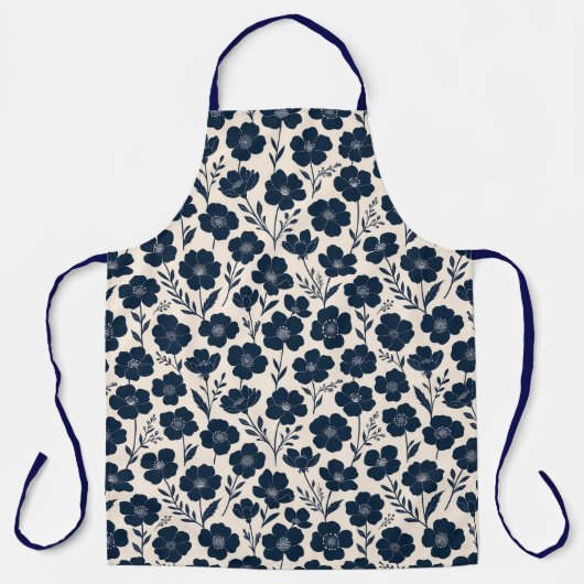 Clean monochrome wildflowers in navy on cream schort (Voorkant)