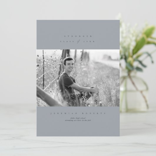 Clean Serif Afstuderen Invitation Kaart (Staand voorkant)