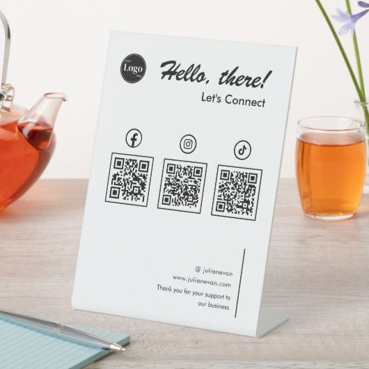 Clean Simple Minimalist Social Media 3 QR-codes Reclamebord Met Voetstuk (Insitu)