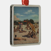 Clearwater, FL - Sunbathers on Clearwater Beach Metalen Ornament (Rechts)