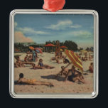 Clearwater, FL - Sunbathers on Clearwater Beach Metalen Ornament<br><div class="desc">Clearwater,  FL - Sunbathers on Clearwater Beach - Clearwater,  FL werd in 1941 opgericht. Dit afbeelding toont scènes van Clearwater,  FL.</div>