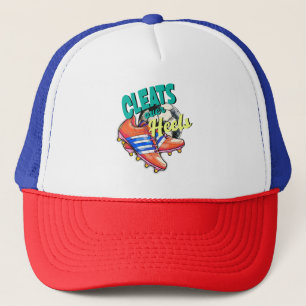 Cleats over hakken, voetbalschoenen trucker pet