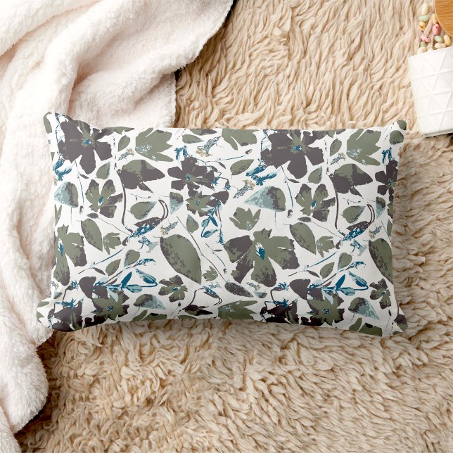 Clematis Vine Elegant Groen Blauw Bloemen Kussen (Clematis Vine Elegant Green Blue Floral home decor pillow from Studio Posies.)